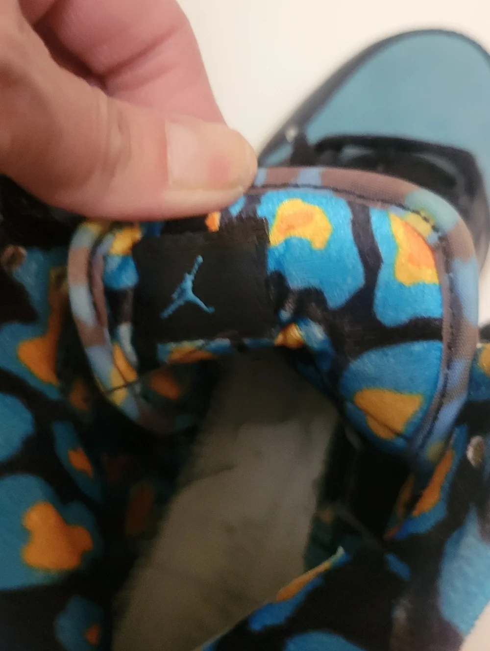 Rare Jordan High-Top Sneakers in Teal & Black with Patterned Lining‎ 6Y